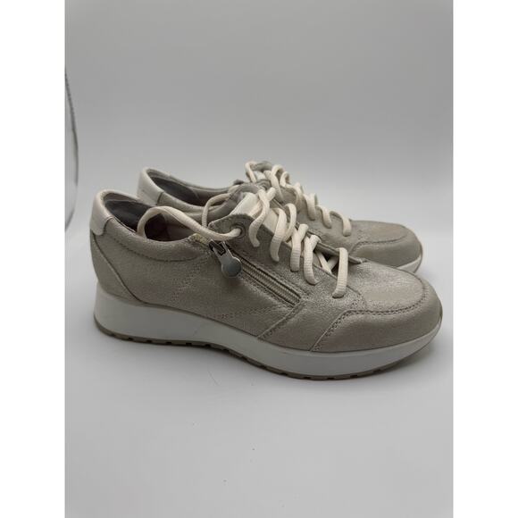 Munro Sutton leather Sneaker in gray silver  size 7.5M - Picture 4 of 11